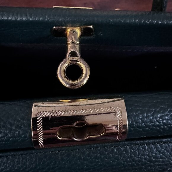 Italian Green Leather Satchel – Structured Top Handle Bag w/ Gold Tone Hardware - Picture 7 of 9